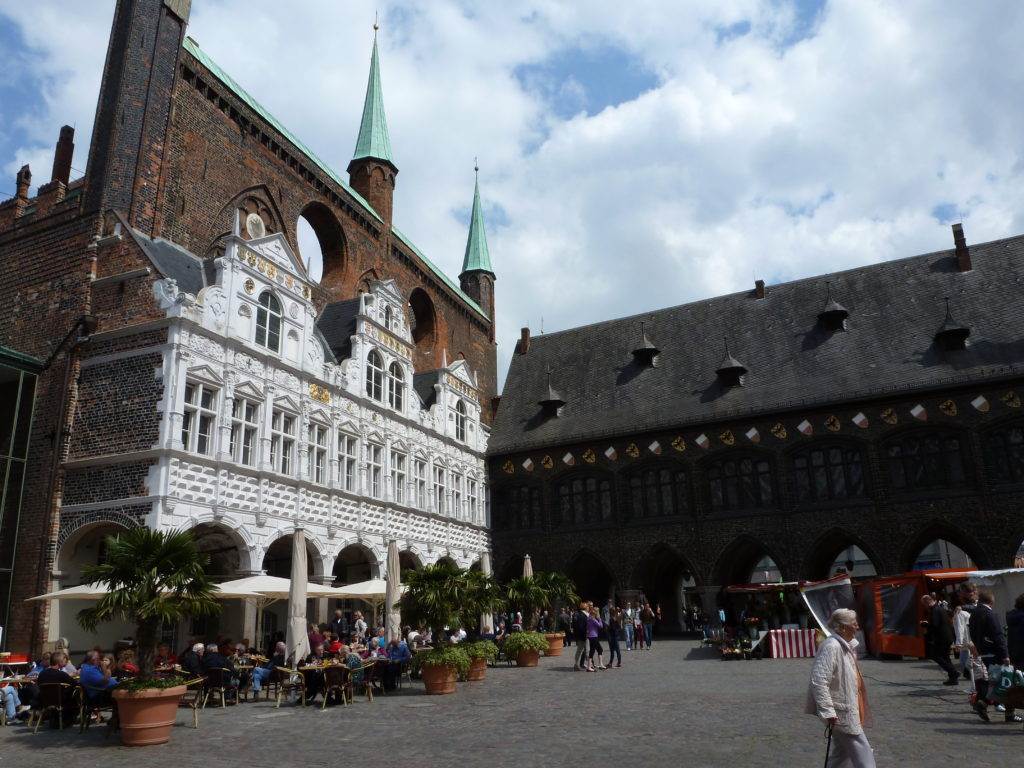 Lübeck, entspannen am Rathaus