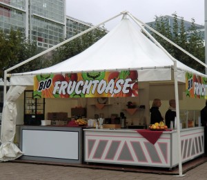 Oder draußen eine vitaminreiche, fruchtige Stärkung.