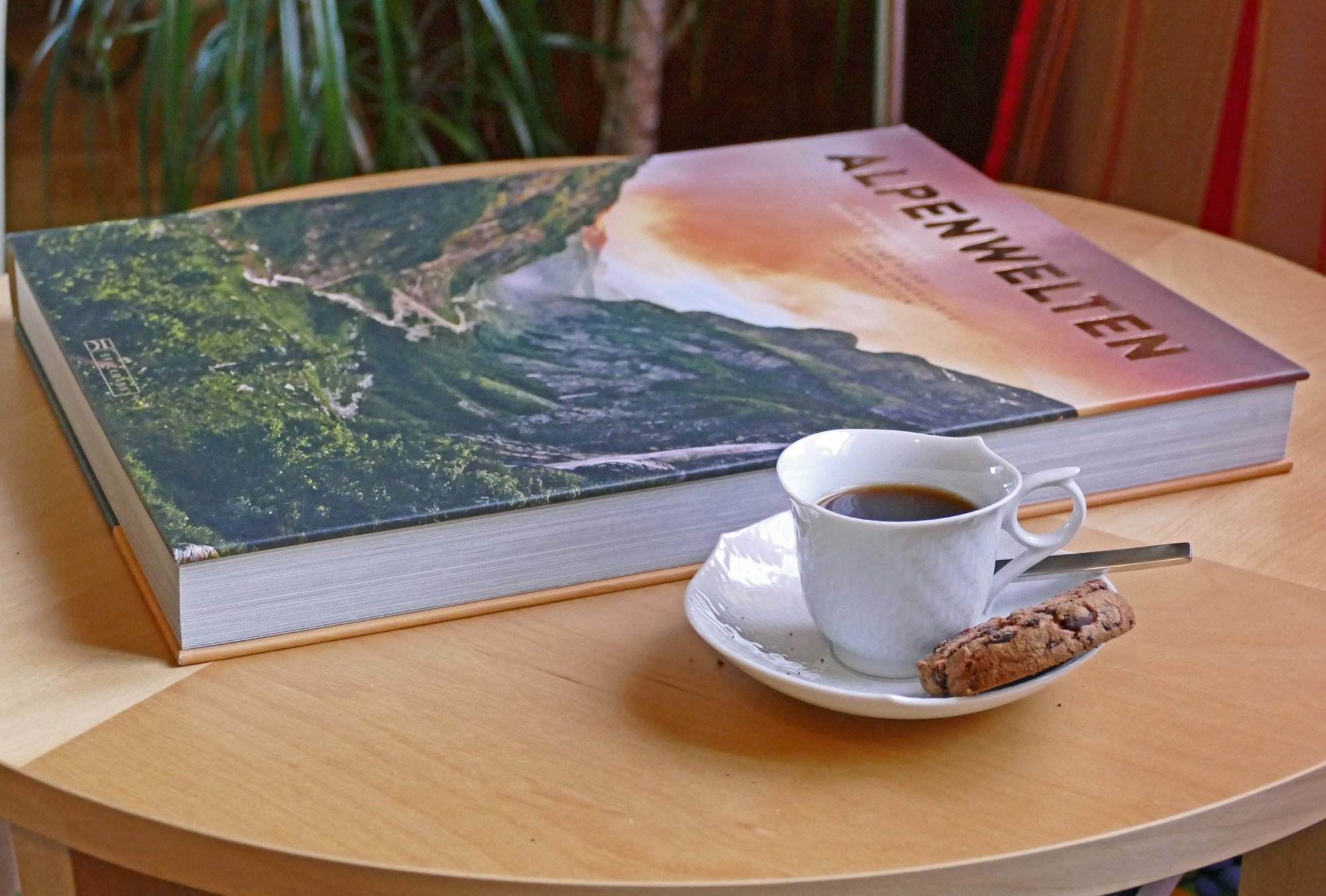 coffee table book 2017 alpenwelten